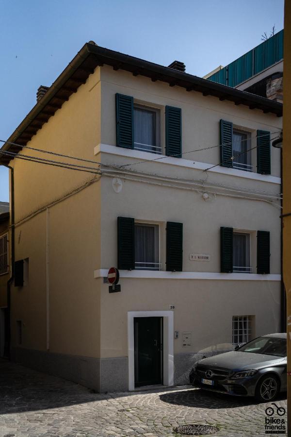 Bilocale Le Rondini Centralissimo Pesaro Luaran gambar